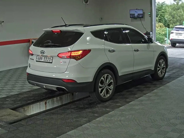 Замовити Hyundai Santa Fe. Авто під ключ з Кореї, Норвегії, США. Пригнати машину в Україну під замовлення