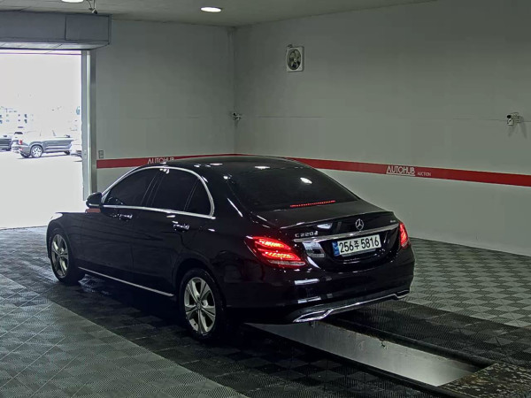 Заказать Mercedes С220. Авто под ключ из Кореи, Норвегии, США. Пригнать машину в Украину под заказ