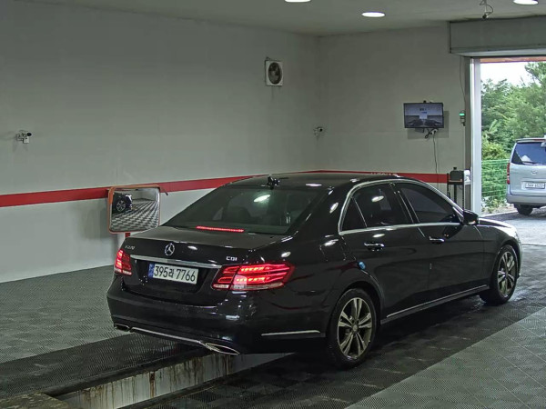 Заказать Mercedes E220. Авто под ключ из Кореи, Норвегии, США. Пригнать машину в Украину под заказ