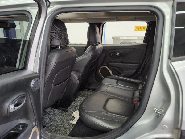 Замовити Jeep Renegade Limited. Авто під ключ з Кореї, Норвегії, США. Пригнати машину в Україну під замовлення