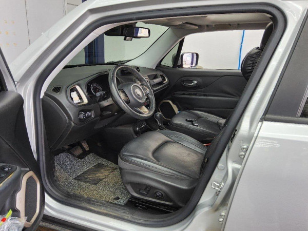 Замовити Jeep Renegade Limited. Авто під ключ з Кореї, Норвегії, США. Пригнати машину в Україну під замовлення