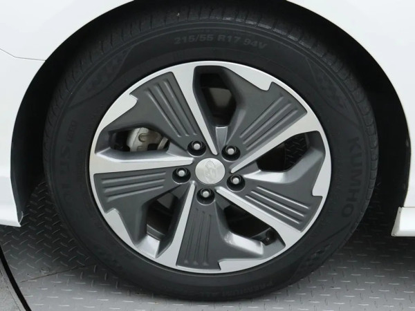 Замовити Hyundai Sonata New Rise Hybrid. Авто під ключ з Кореї, Норвегії, США. Пригнати машину в Україну під замовлення